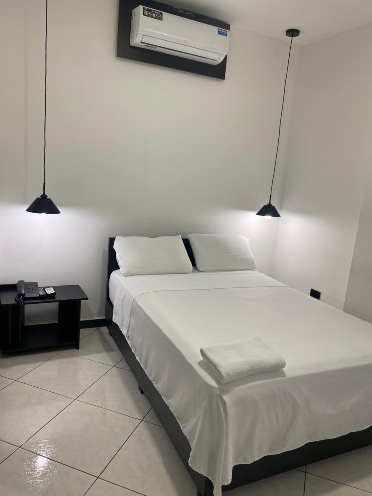 Bryss Hotel Santo Domingo de los Colorados Eksteriør billede