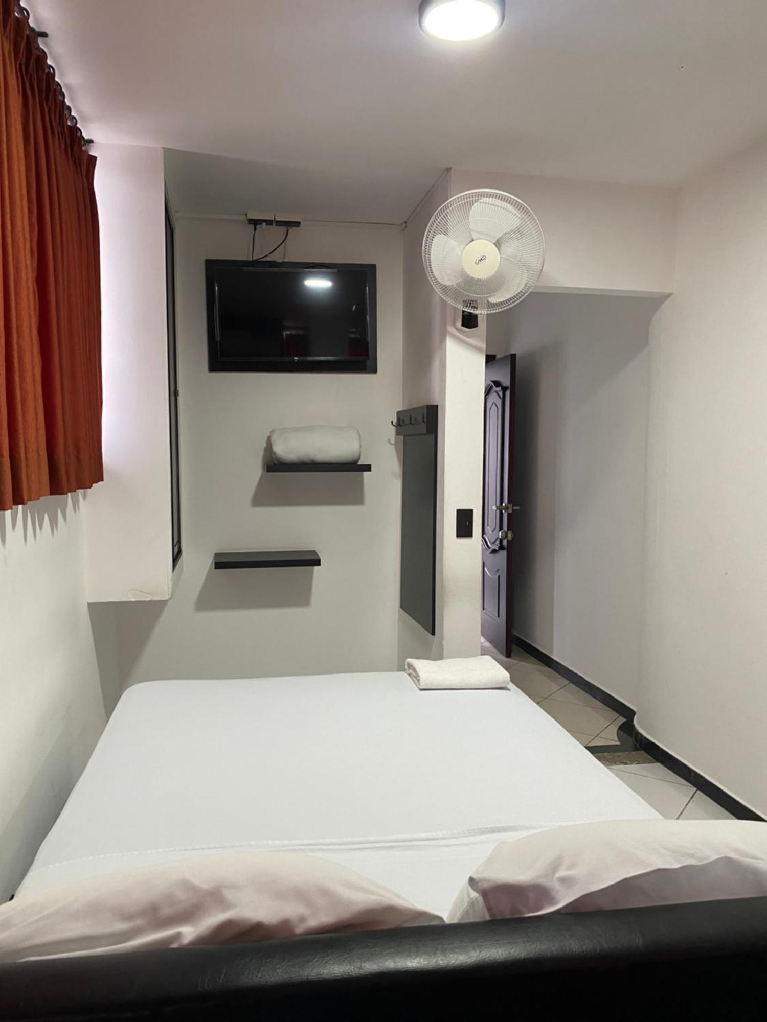 Bryss Hotel Santo Domingo de los Colorados Eksteriør billede